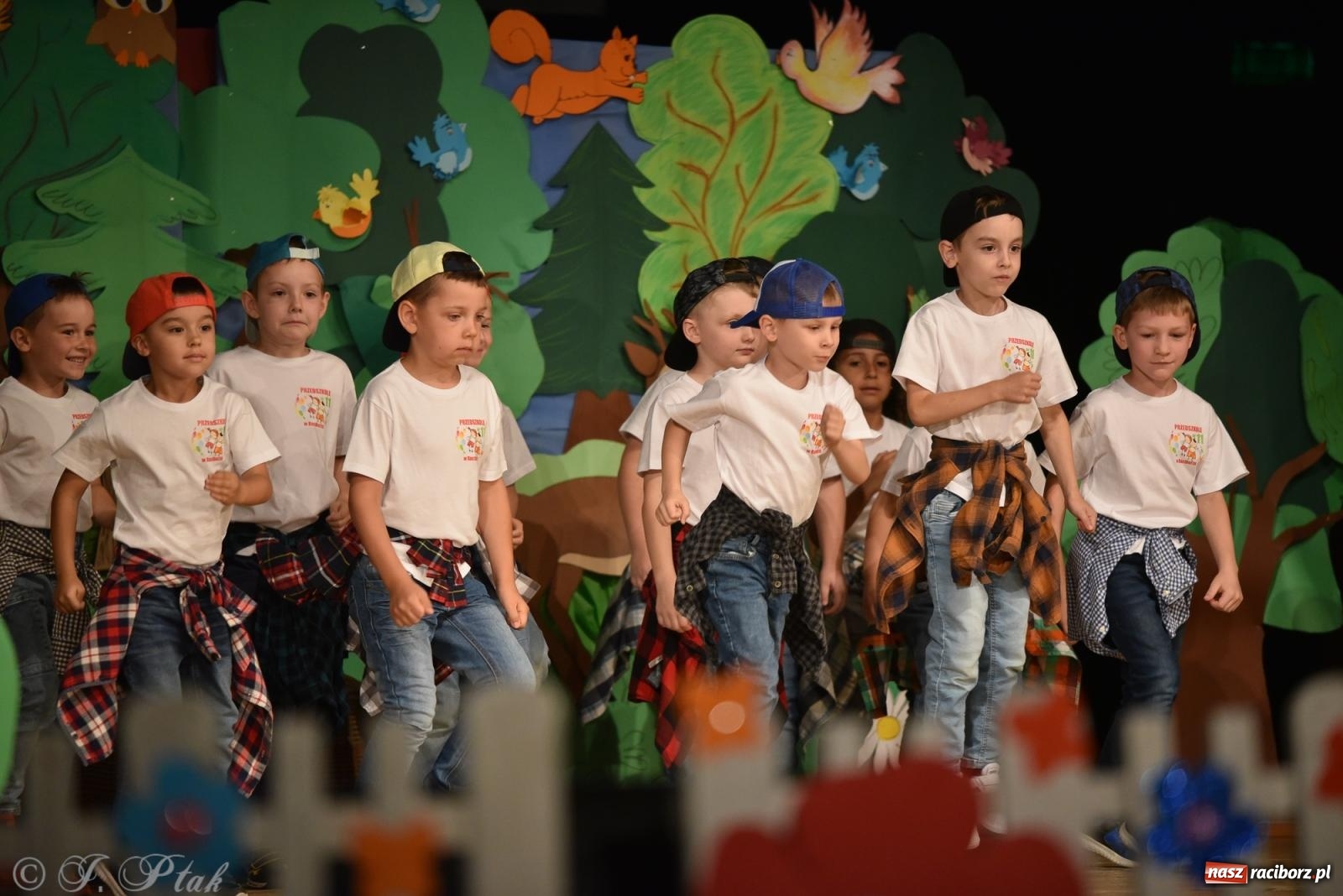 Zdjęcie w galerii na portalu naszraciborz.pl: Królewna Śnieżka na 50. urodziny Przedszkola nr 11 wiadomości z regionu