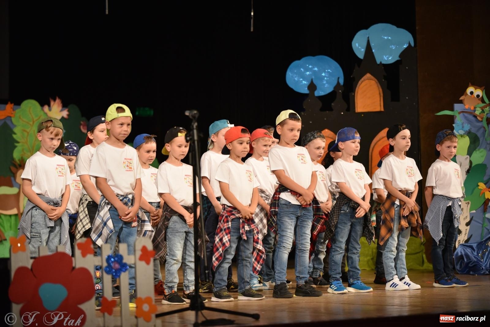 Zdjęcie w galerii na portalu naszraciborz.pl: Królewna Śnieżka na 50. urodziny Przedszkola nr 11 wiadomości z regionu