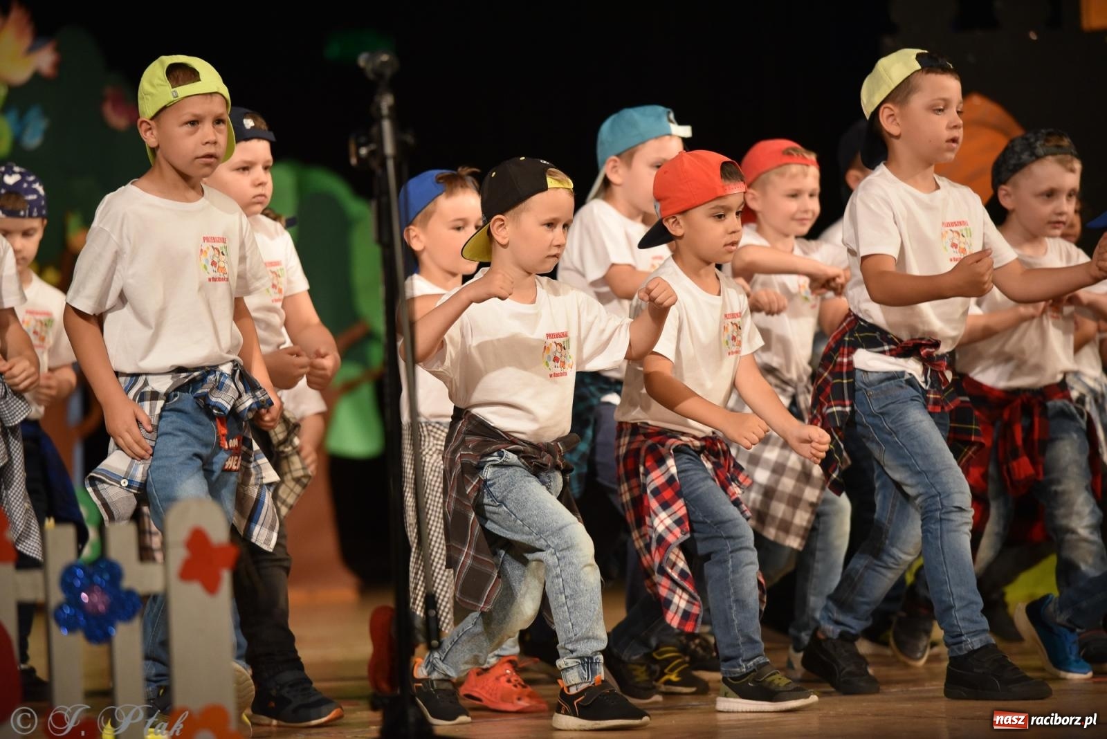 Zdjęcie w galerii na portalu naszraciborz.pl: Królewna Śnieżka na 50. urodziny Przedszkola nr 11 wiadomości z regionu