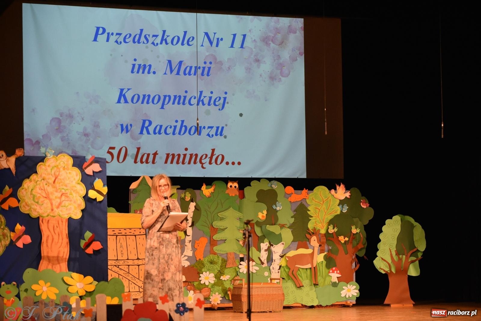 Zdjęcie w galerii na portalu naszraciborz.pl: Królewna Śnieżka na 50. urodziny Przedszkola nr 11 wiadomości z regionu