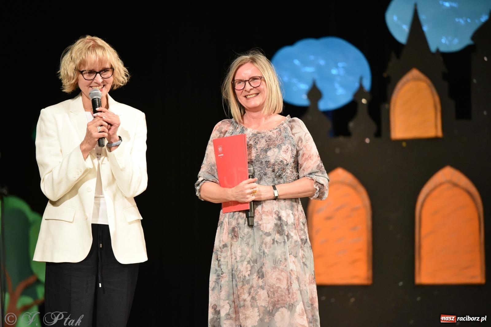 Zdjęcie w galerii na portalu naszraciborz.pl: Królewna Śnieżka na 50. urodziny Przedszkola nr 11 wiadomości z regionu