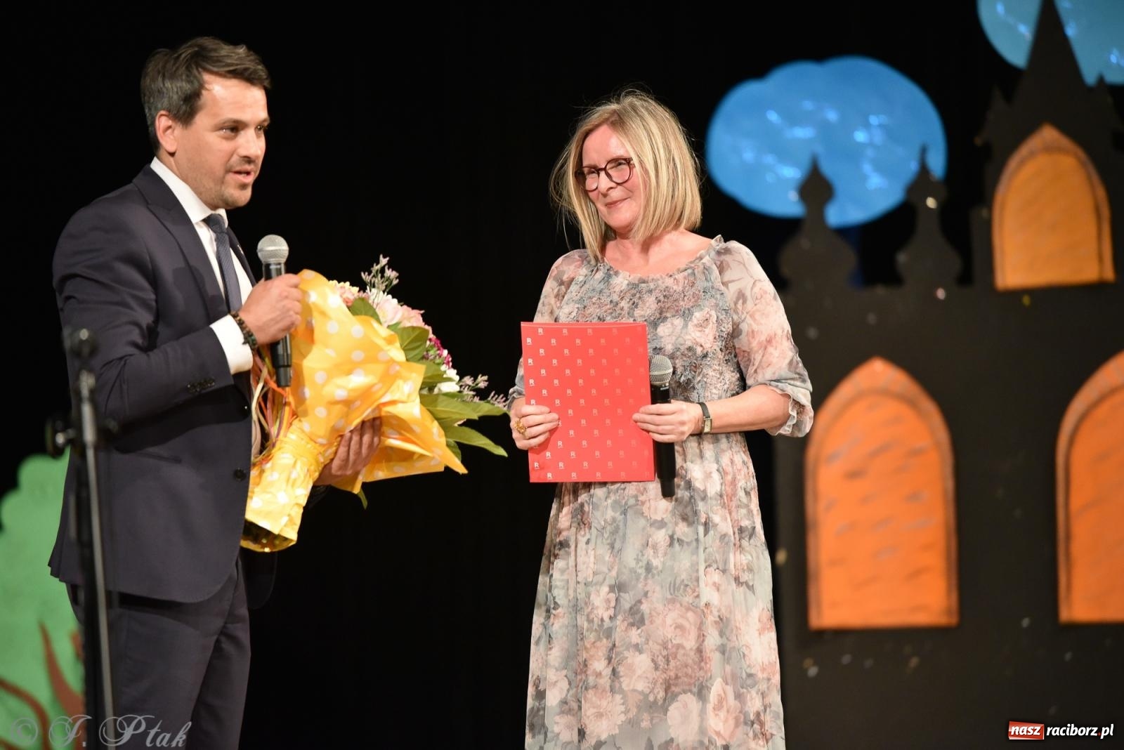 Zdjęcie w galerii na portalu naszraciborz.pl: Królewna Śnieżka na 50. urodziny Przedszkola nr 11 wiadomości z regionu