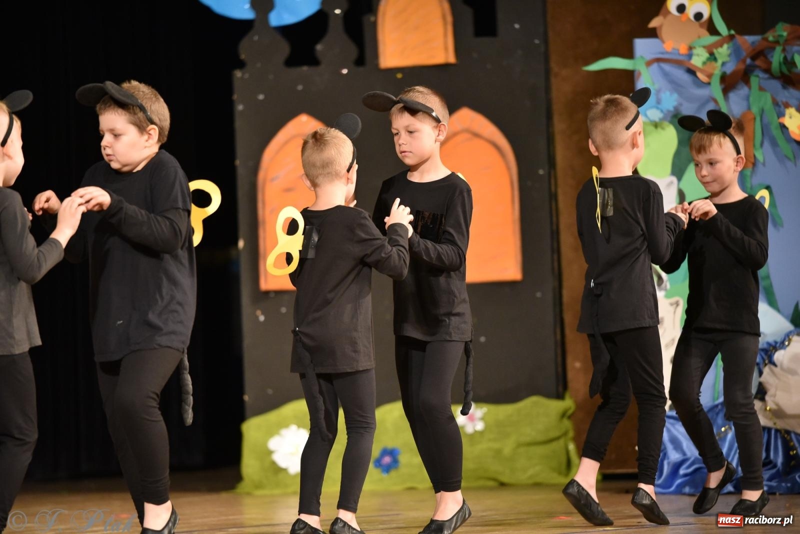 Zdjęcie w galerii na portalu naszraciborz.pl: Królewna Śnieżka na 50. urodziny Przedszkola nr 11 wiadomości z regionu