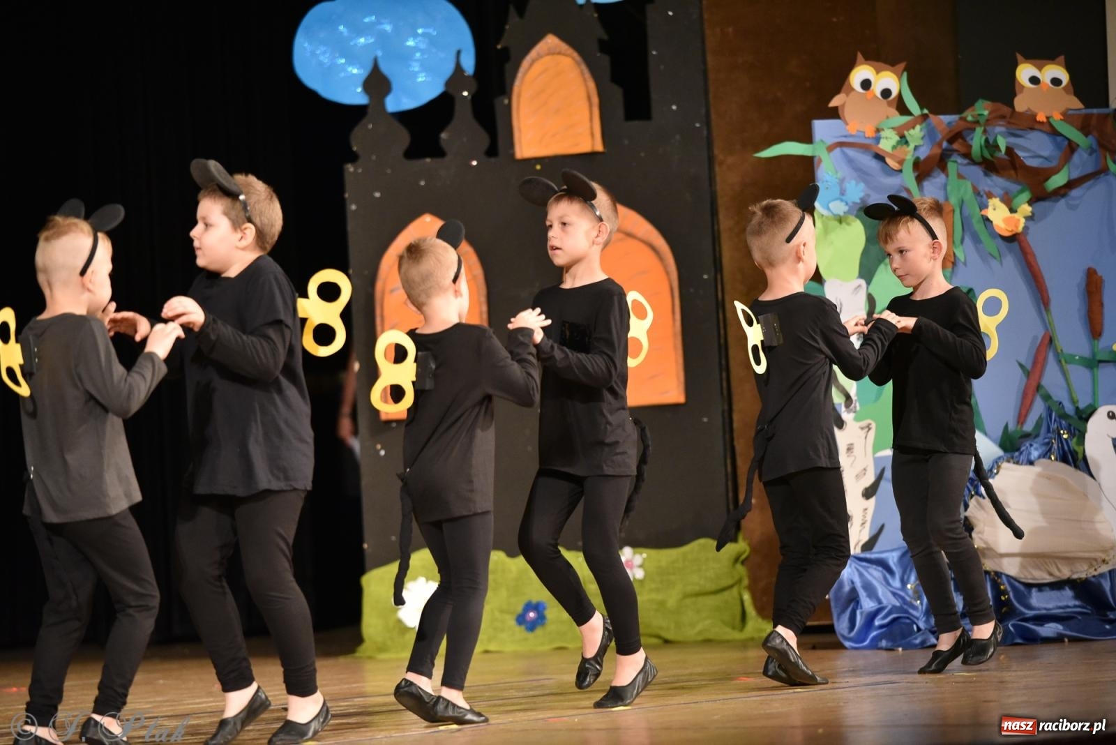 Zdjęcie w galerii na portalu naszraciborz.pl: Królewna Śnieżka na 50. urodziny Przedszkola nr 11 wiadomości z regionu