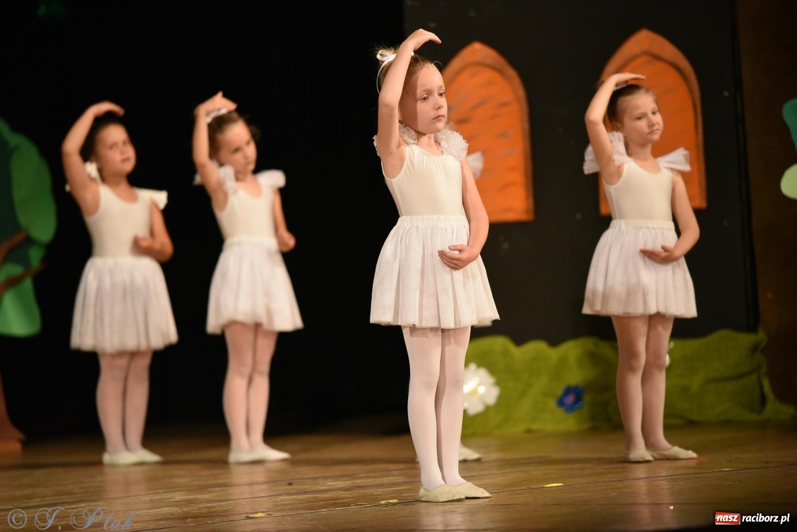 Zdjęcie w galerii na portalu naszraciborz.pl: Królewna Śnieżka na 50. urodziny Przedszkola nr 11 wiadomości z regionu