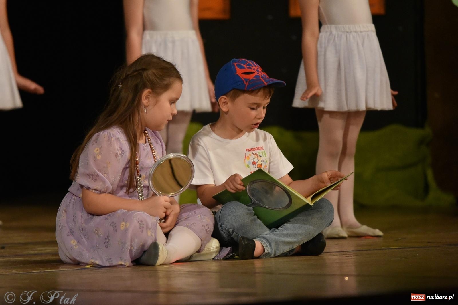 Zdjęcie w galerii na portalu naszraciborz.pl: Królewna Śnieżka na 50. urodziny Przedszkola nr 11 wiadomości z regionu