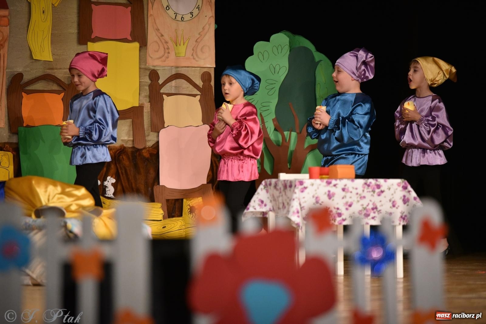 Zdjęcie w galerii na portalu naszraciborz.pl: Królewna Śnieżka na 50. urodziny Przedszkola nr 11 wiadomości z regionu