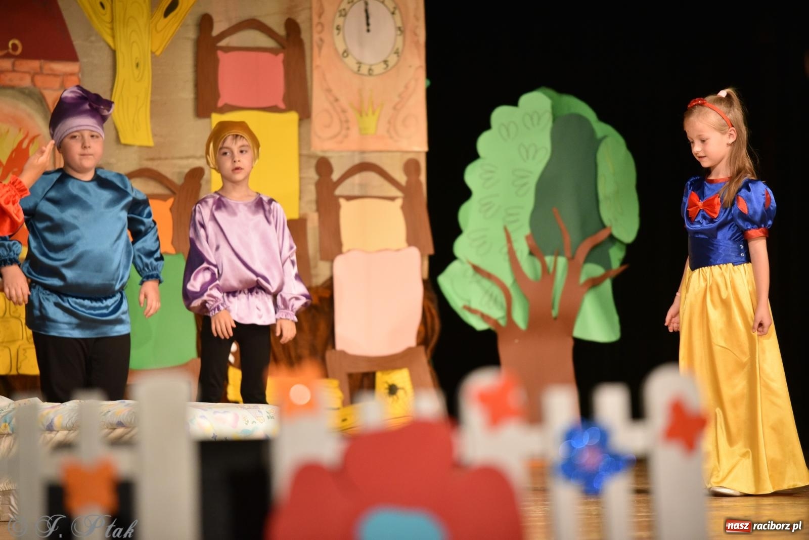 Zdjęcie w galerii na portalu naszraciborz.pl: Królewna Śnieżka na 50. urodziny Przedszkola nr 11 wiadomości z regionu