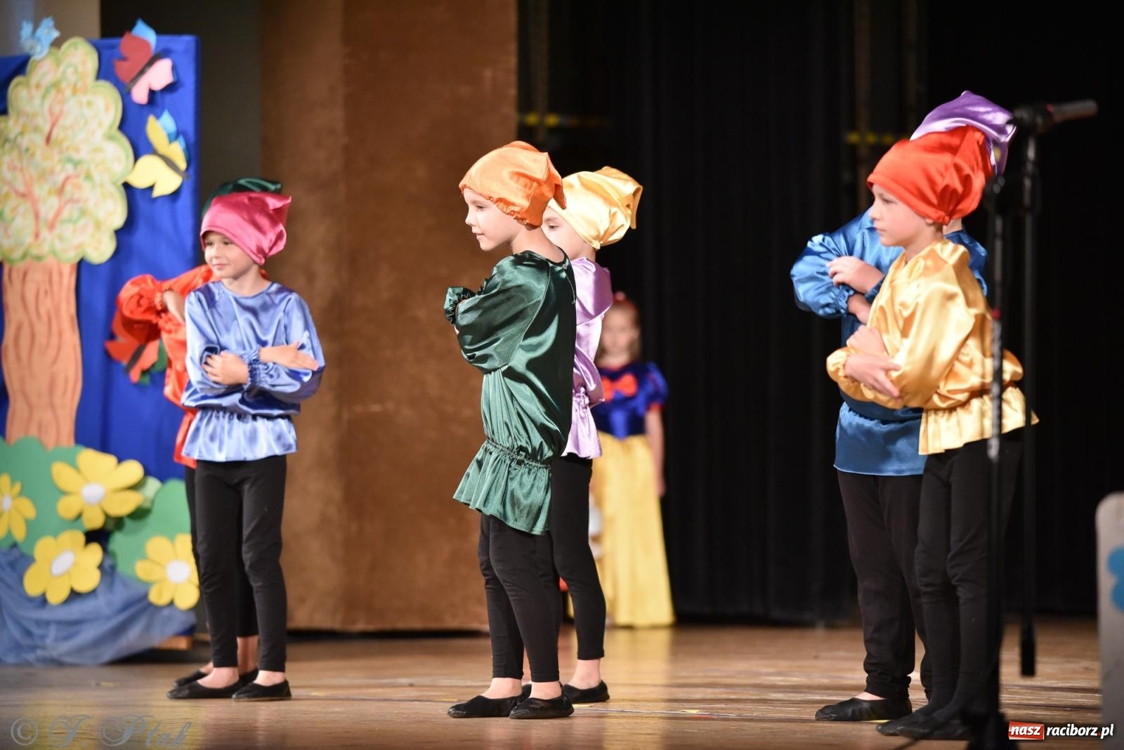 Zdjęcie w galerii na portalu naszraciborz.pl: Królewna Śnieżka na 50. urodziny Przedszkola nr 11 wiadomości z regionu