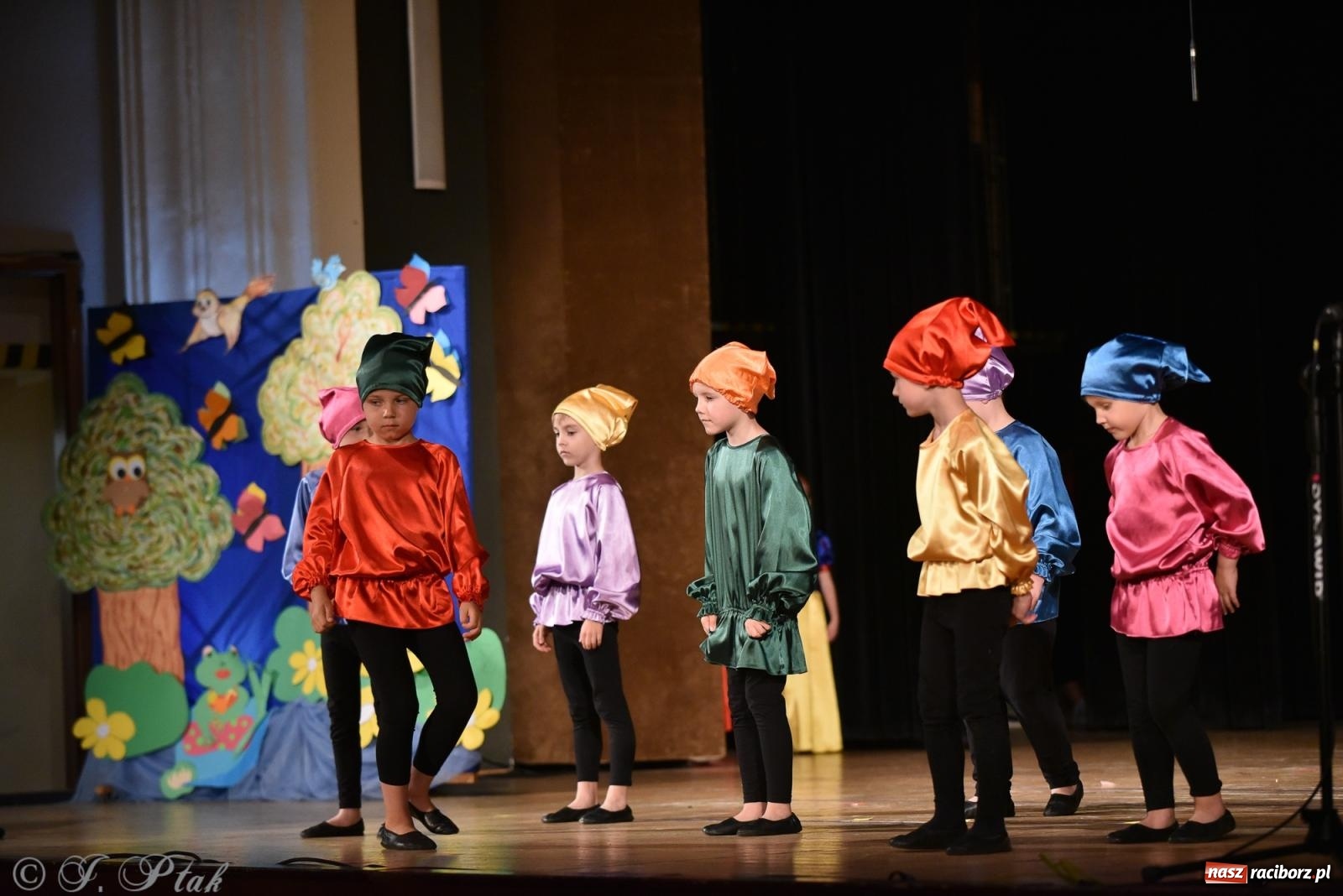 Zdjęcie w galerii na portalu naszraciborz.pl: Królewna Śnieżka na 50. urodziny Przedszkola nr 11 wiadomości z regionu