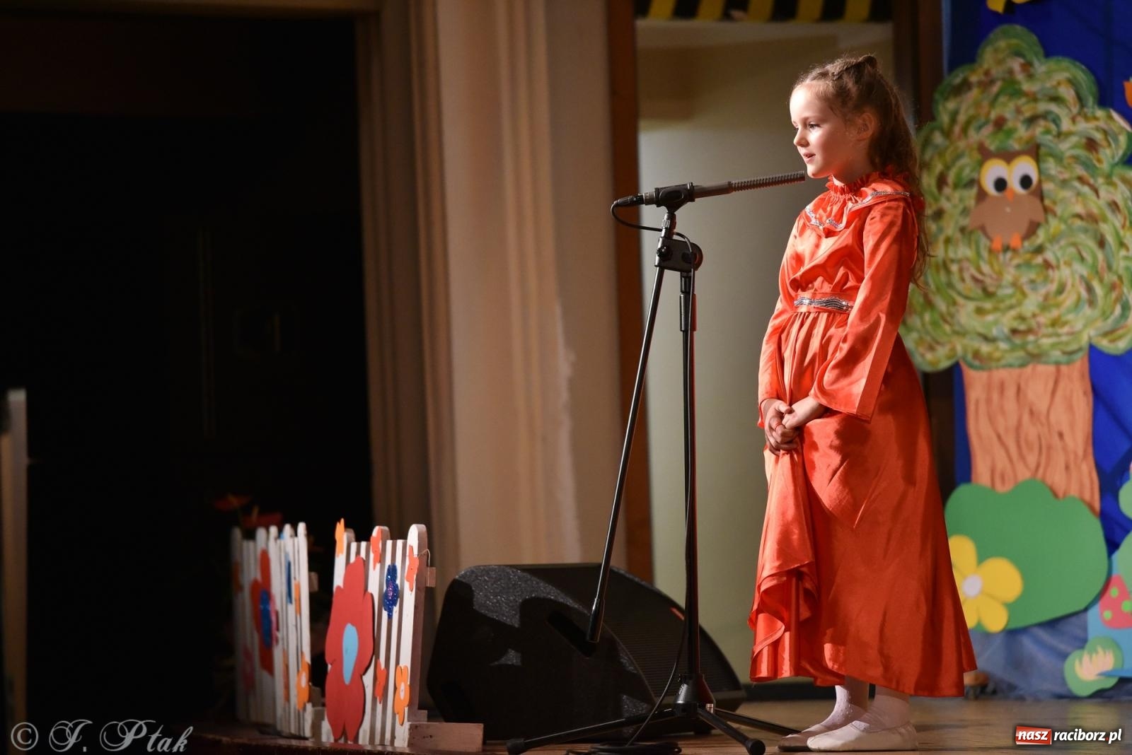 Zdjęcie w galerii na portalu naszraciborz.pl: Królewna Śnieżka na 50. urodziny Przedszkola nr 11 wiadomości z regionu