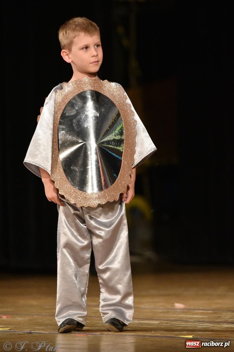 Zdjęcie w galerii na portalu naszraciborz.pl: Królewna Śnieżka na 50. urodziny Przedszkola nr 11 wiadomości z regionu