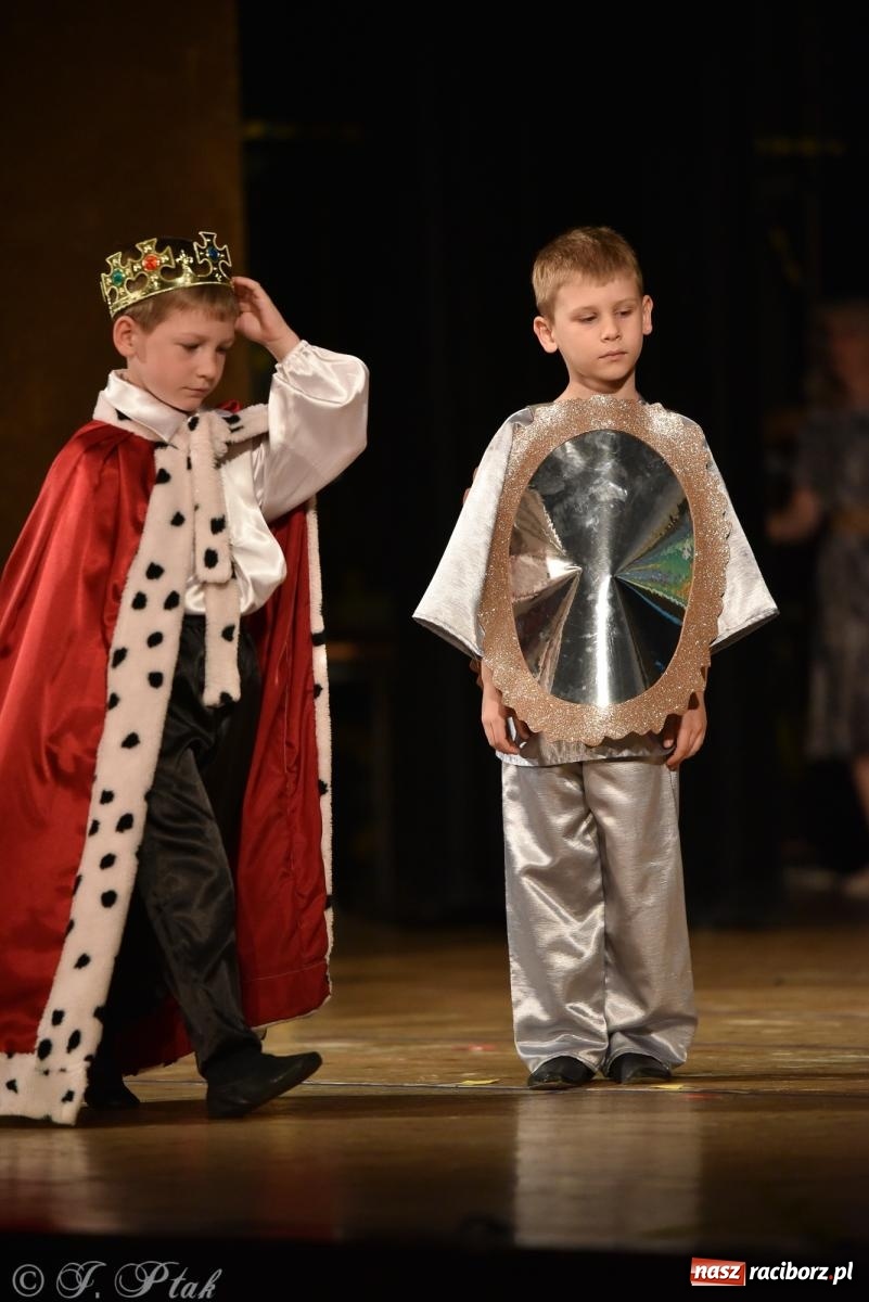 Zdjęcie w galerii na portalu naszraciborz.pl: Królewna Śnieżka na 50. urodziny Przedszkola nr 11 wiadomości z regionu