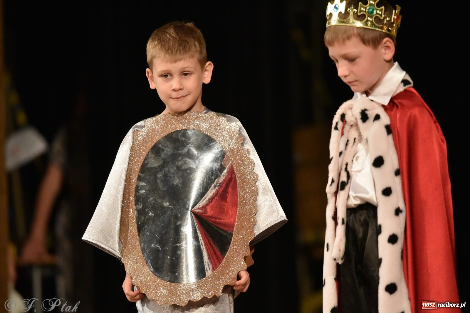 Zdjęcie w galerii na portalu naszraciborz.pl: Królewna Śnieżka na 50. urodziny Przedszkola nr 11 wiadomości z regionu