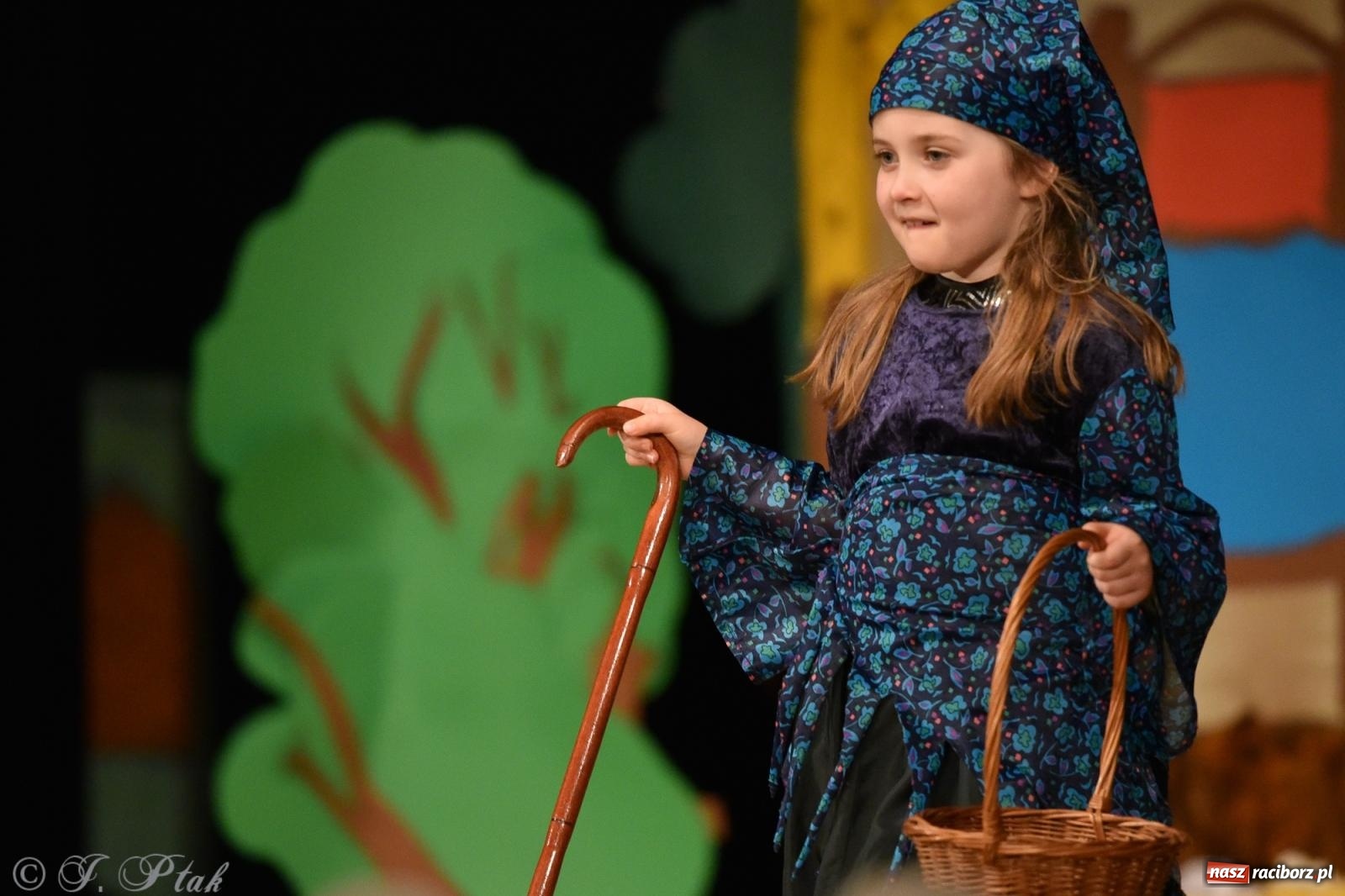 Zdjęcie w galerii na portalu naszraciborz.pl: Królewna Śnieżka na 50. urodziny Przedszkola nr 11 wiadomości z regionu