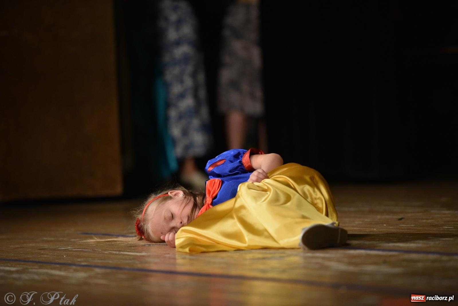 Zdjęcie w galerii na portalu naszraciborz.pl: Królewna Śnieżka na 50. urodziny Przedszkola nr 11 wiadomości z regionu