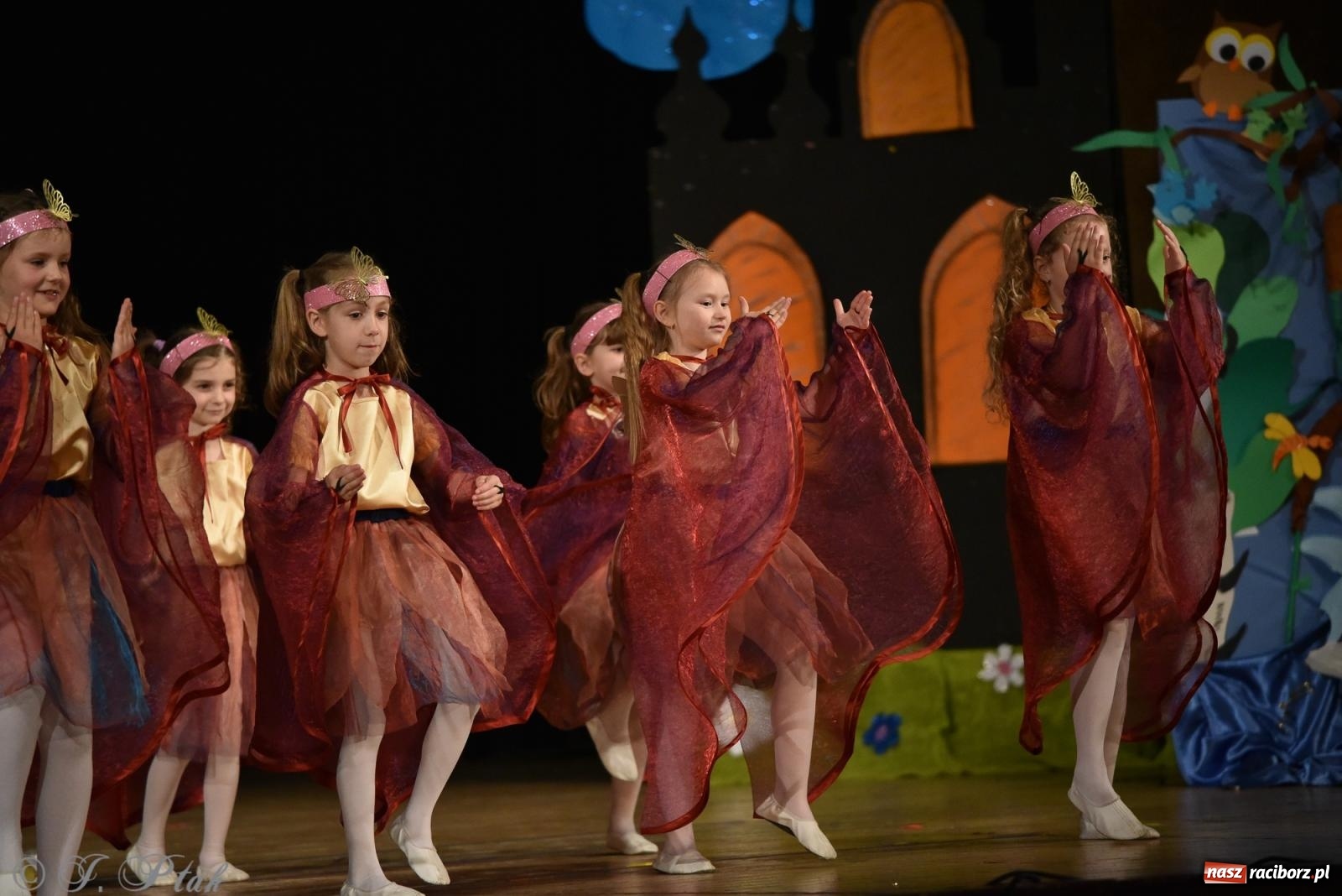 Zdjęcie w galerii na portalu naszraciborz.pl: Królewna Śnieżka na 50. urodziny Przedszkola nr 11 wiadomości z regionu