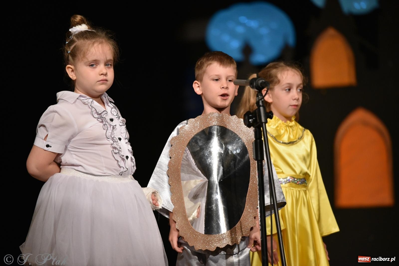 Zdjęcie w galerii na portalu naszraciborz.pl: Królewna Śnieżka na 50. urodziny Przedszkola nr 11 wiadomości z regionu