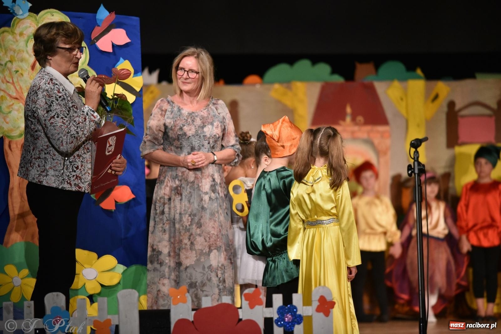 Zdjęcie w galerii na portalu naszraciborz.pl: Królewna Śnieżka na 50. urodziny Przedszkola nr 11 wiadomości z regionu