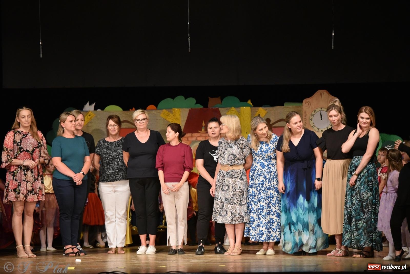 Zdjęcie w galerii na portalu naszraciborz.pl: Królewna Śnieżka na 50. urodziny Przedszkola nr 11 wiadomości z regionu