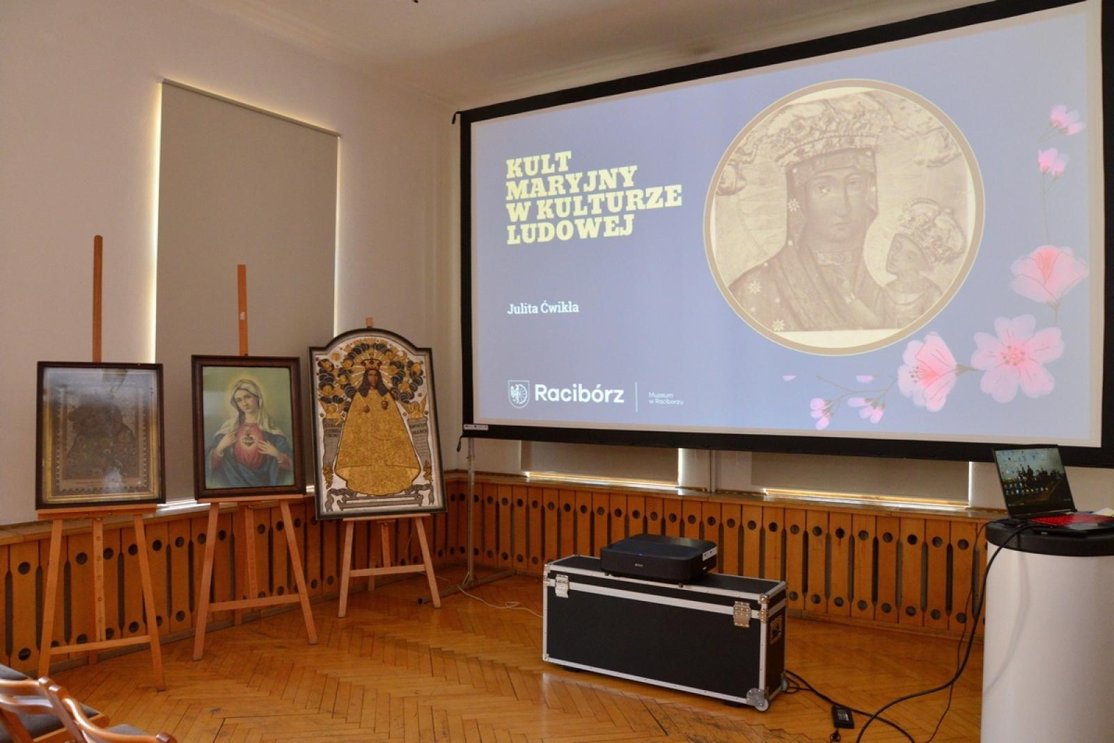 Zdjęcie w galerii na portalu naszraciborz.pl: Maryjne akcenty w raciborskim Muzeum wiadomości z regionu