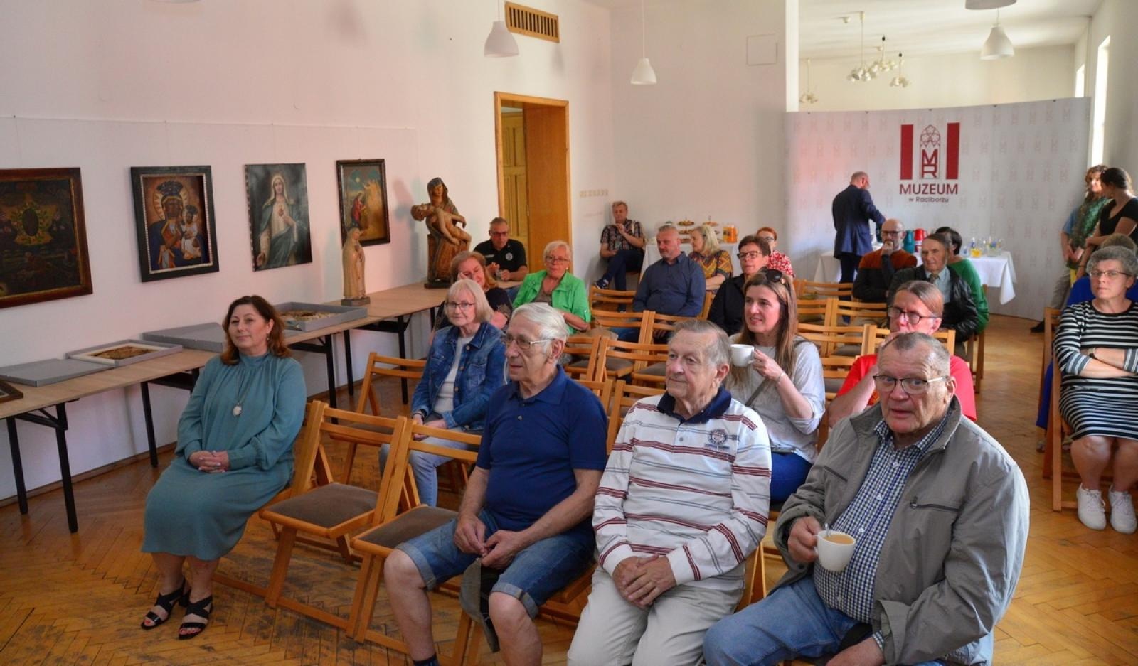 Zdjęcie w galerii na portalu naszraciborz.pl: Maryjne akcenty w raciborskim Muzeum wiadomości z regionu