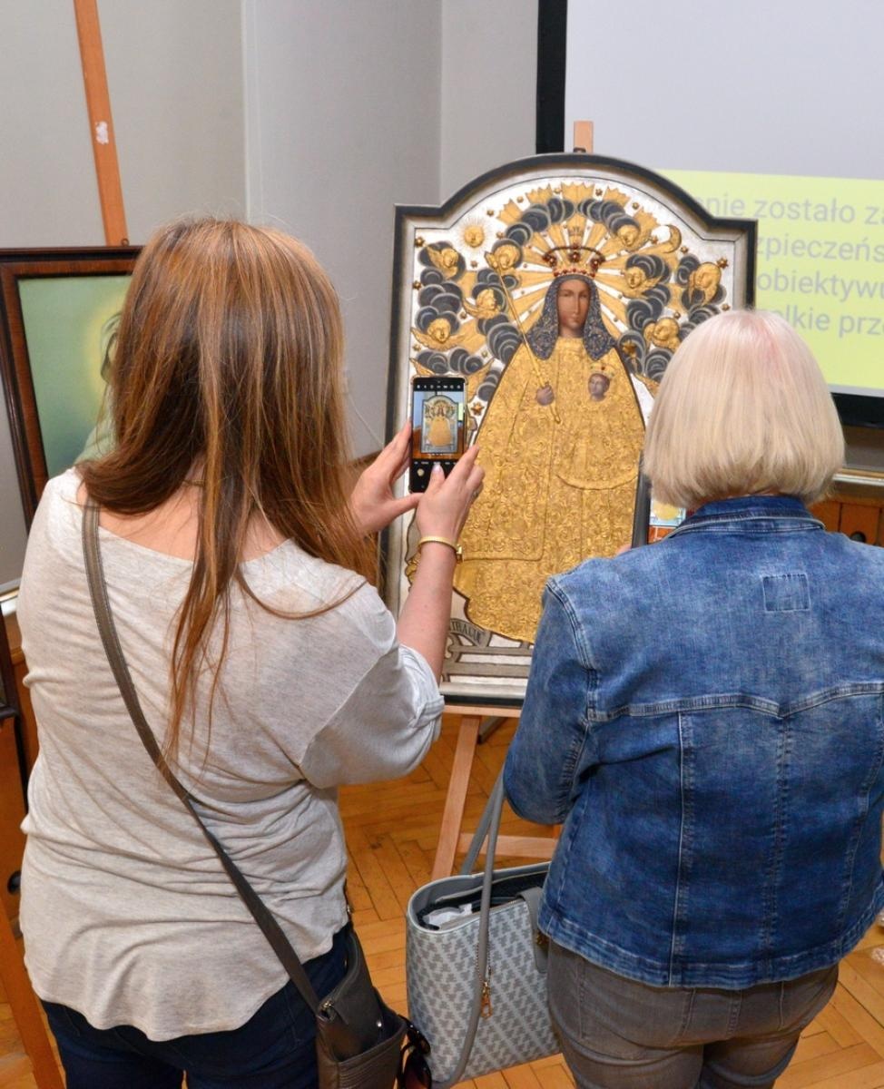 Zdjęcie w galerii na portalu naszraciborz.pl: Maryjne akcenty w raciborskim Muzeum wiadomości z regionu
