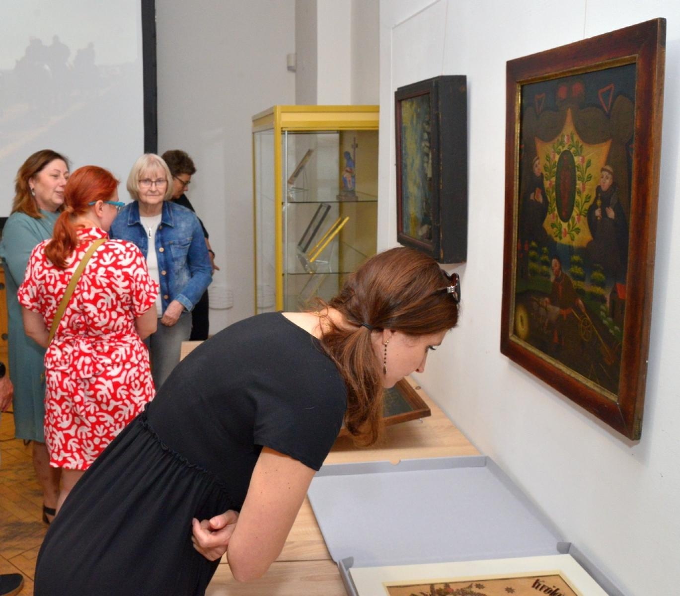 Zdjęcie w galerii na portalu naszraciborz.pl: Maryjne akcenty w raciborskim Muzeum wiadomości z regionu