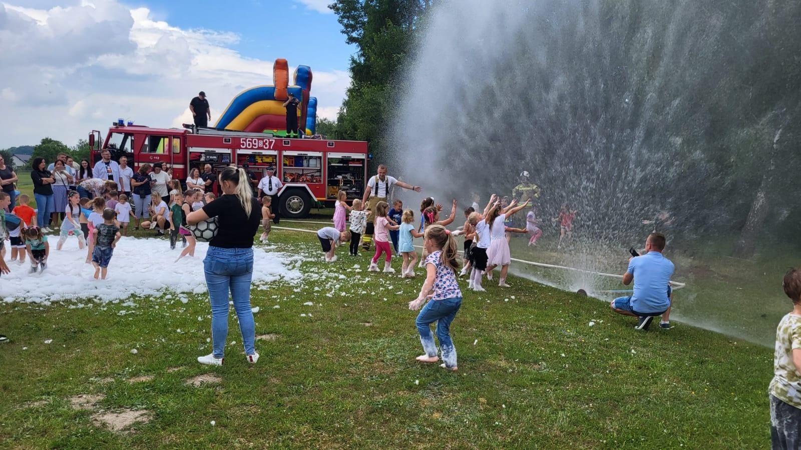 Zdjęcie w galerii na portalu naszraciborz.pl: Przedszkolny piknik w Brzozowym Gaju wiadomości z regionu