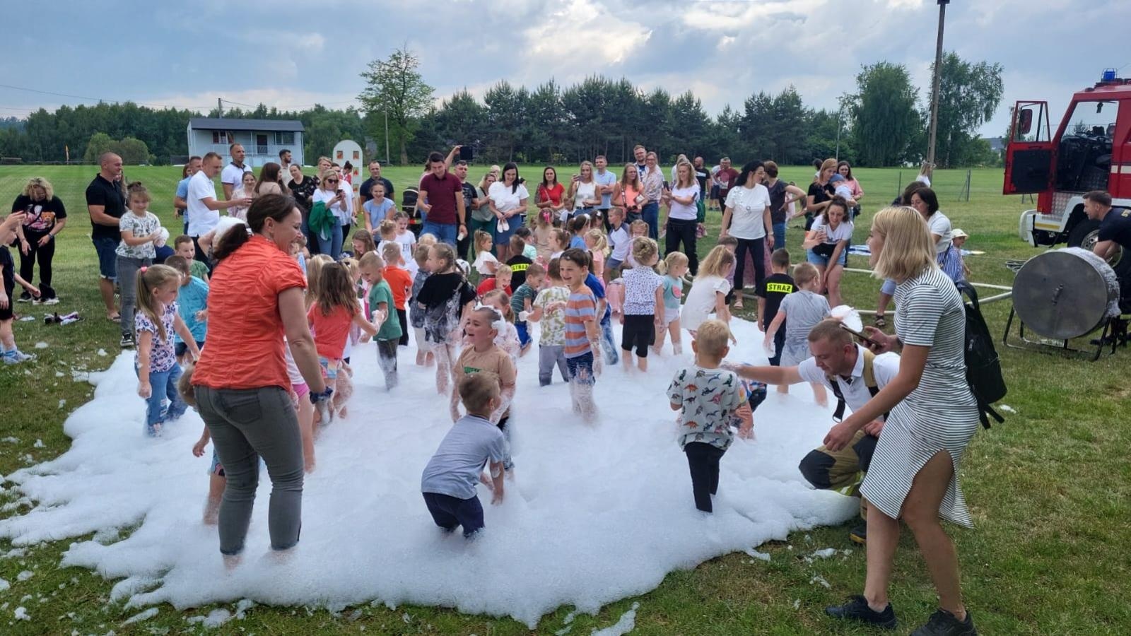 Zdjęcie w galerii na portalu naszraciborz.pl: Przedszkolny piknik w Brzozowym Gaju wiadomości z regionu