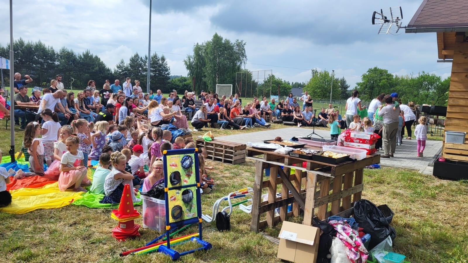 Zdjęcie w galerii na portalu naszraciborz.pl: Przedszkolny piknik w Brzozowym Gaju wiadomości z regionu