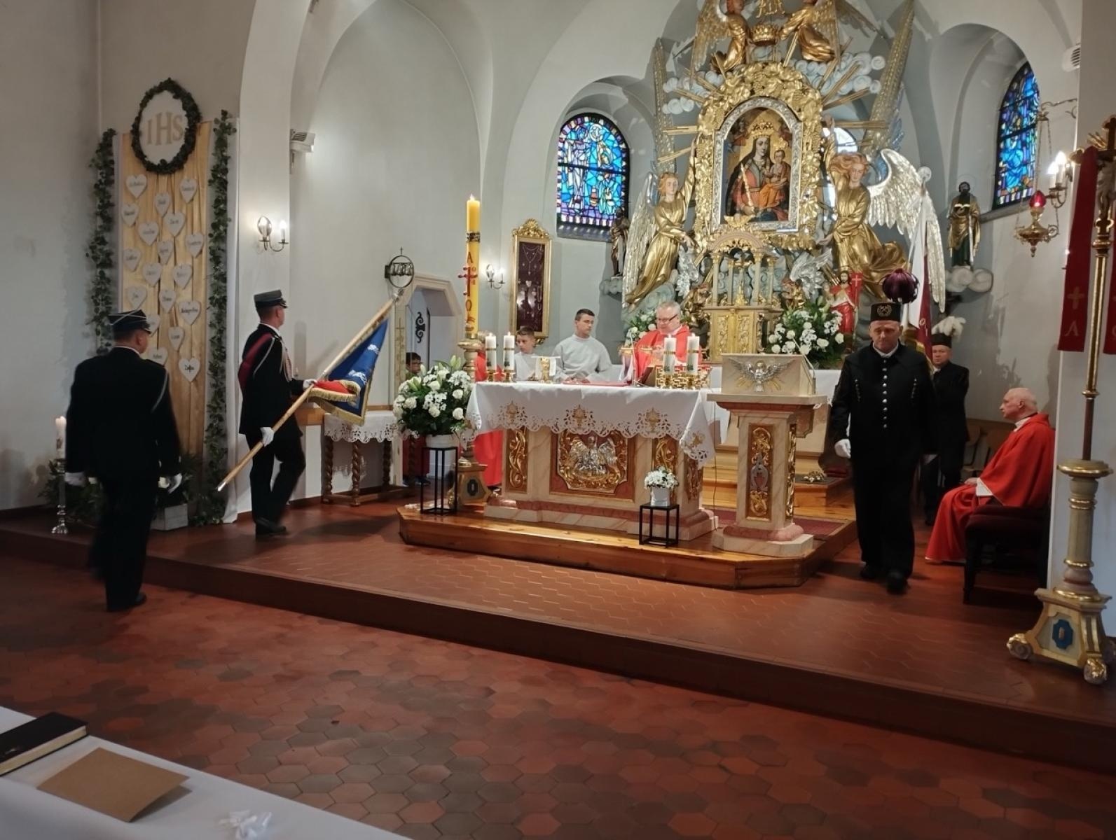 Zdjęcie w galerii na portalu naszraciborz.pl: 30-lecie kapłaństwa raszczyckiego proboszcza wiadomości z regionu