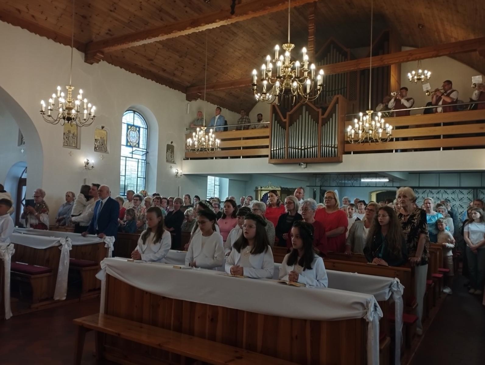 Zdjęcie w galerii na portalu naszraciborz.pl: 30-lecie kapłaństwa raszczyckiego proboszcza wiadomości z regionu