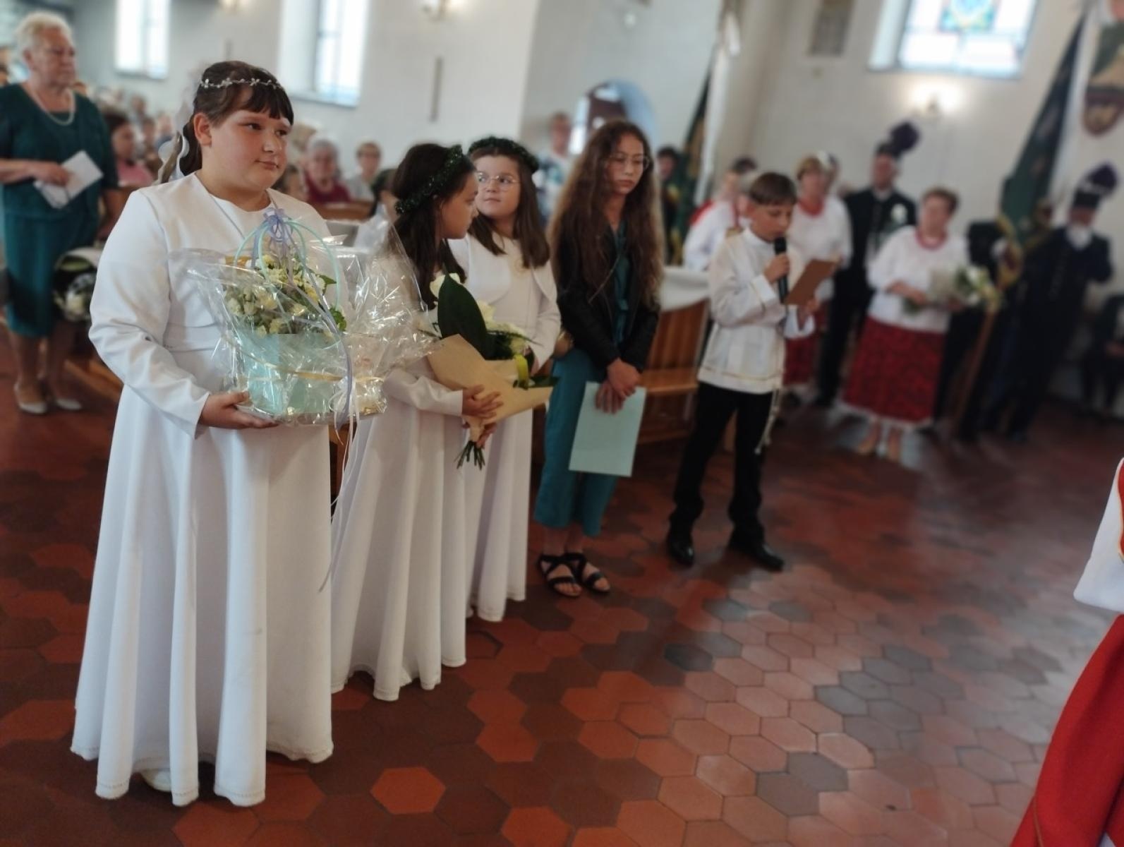 Zdjęcie w galerii na portalu naszraciborz.pl: 30-lecie kapłaństwa raszczyckiego proboszcza wiadomości z regionu