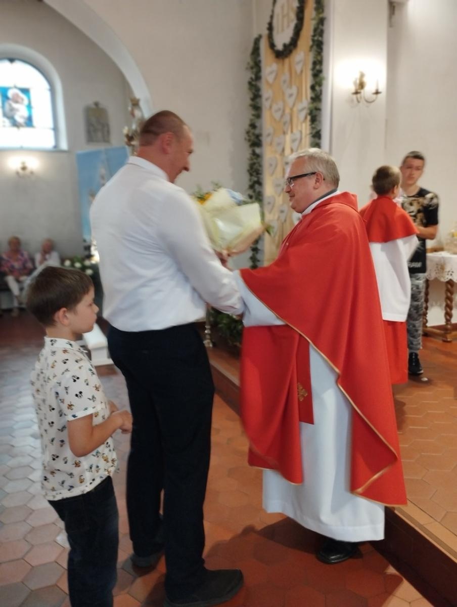 Zdjęcie w galerii na portalu naszraciborz.pl: 30-lecie kapłaństwa raszczyckiego proboszcza wiadomości z regionu