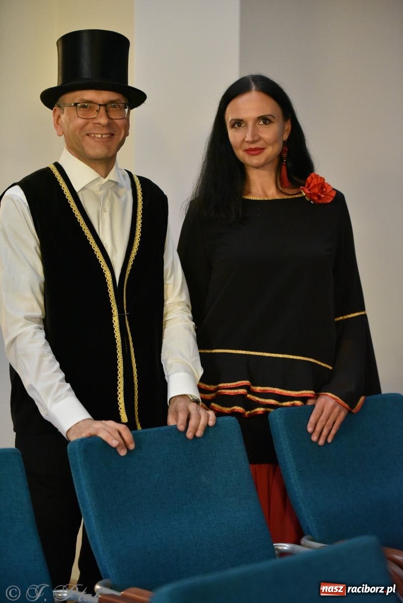 Zdjęcie w galerii na portalu naszraciborz.pl: Zamkowa noc i przejazdy bryczką [FOTO i WIDEO] wiadomości z regionu