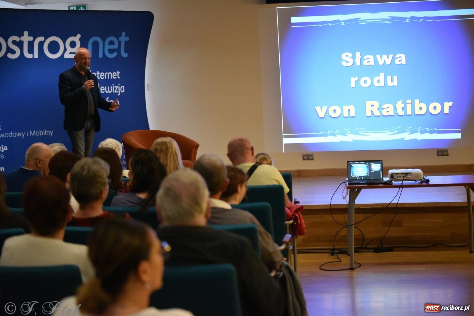 Zdjęcie w galerii na portalu naszraciborz.pl: Zamkowa noc i przejazdy bryczką [FOTO i WIDEO] wiadomości z regionu