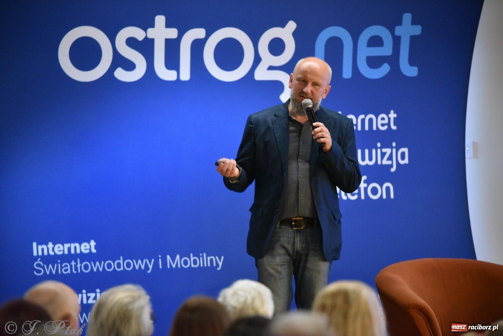 Zdjęcie w galerii na portalu naszraciborz.pl: Zamkowa noc i przejazdy bryczką [FOTO i WIDEO] wiadomości z regionu