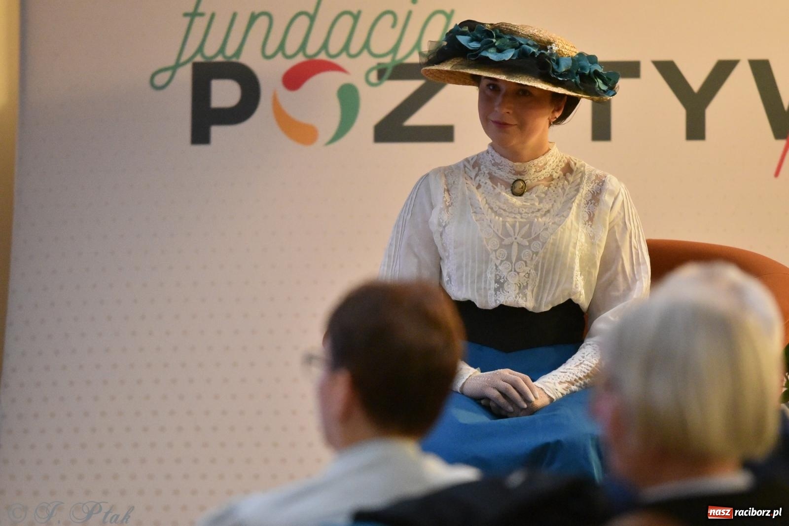 Zdjęcie w galerii na portalu naszraciborz.pl: Zamkowa noc i przejazdy bryczką [FOTO i WIDEO] wiadomości z regionu