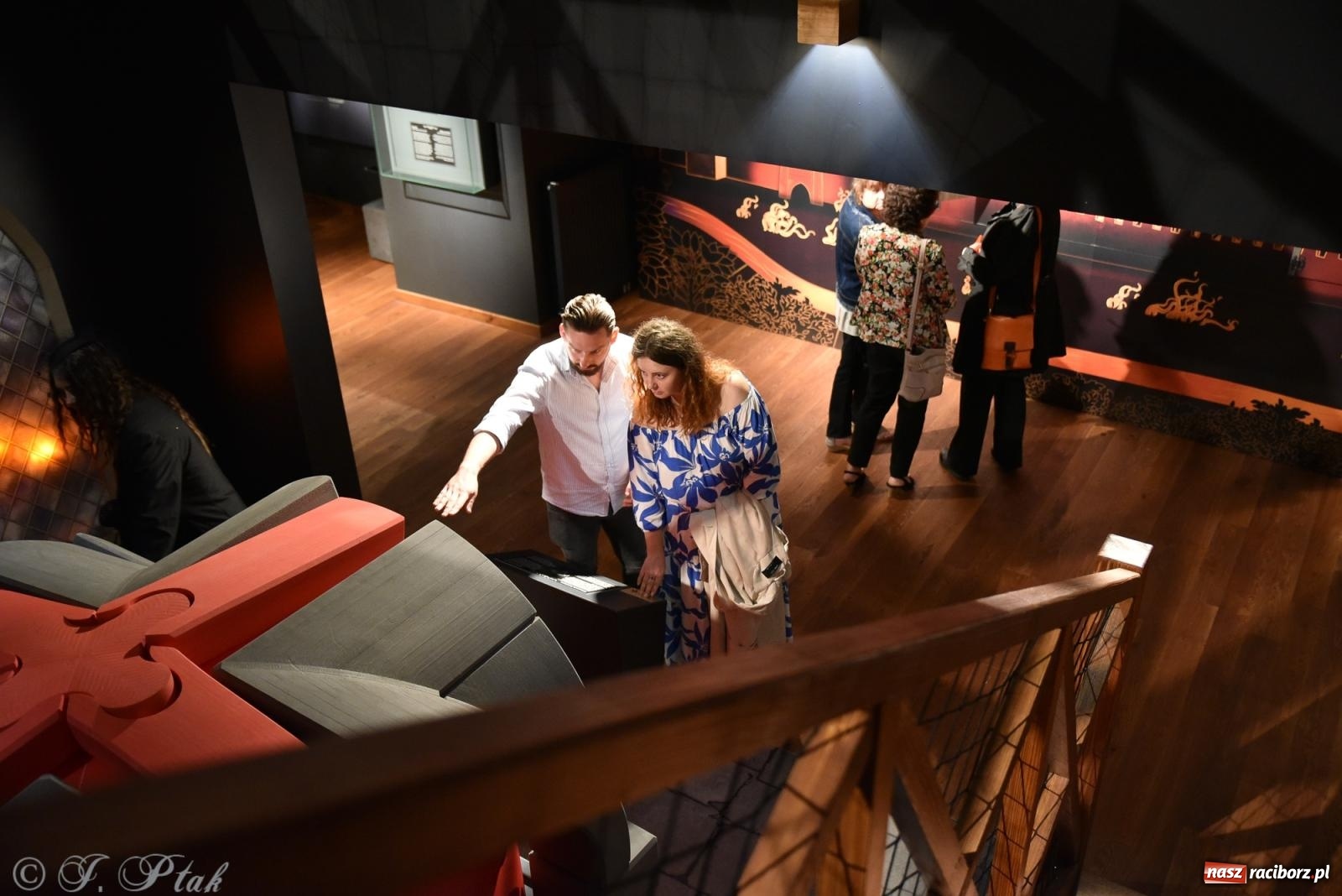 Zdjęcie w galerii na portalu naszraciborz.pl: Zamkowa noc i przejazdy bryczką [FOTO i WIDEO] wiadomości z regionu