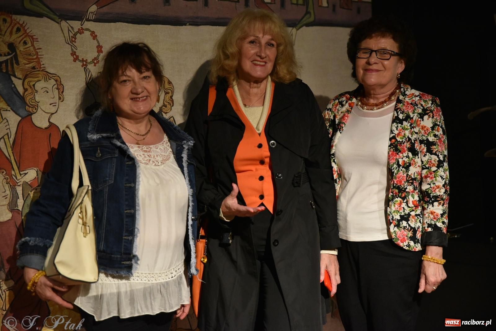 Zdjęcie w galerii na portalu naszraciborz.pl: Zamkowa noc i przejazdy bryczką [FOTO i WIDEO] wiadomości z regionu