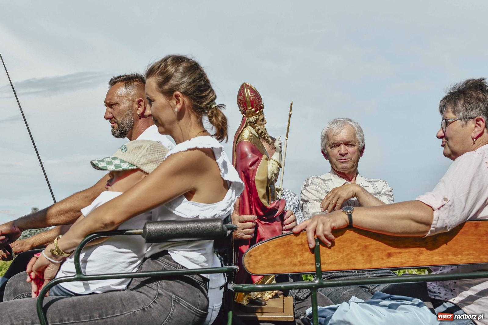 Zdjęcie w galerii na portalu naszraciborz.pl: W Brzeziu dochowali tradycji. Procesja na św. Urbana wiadomości z regionu