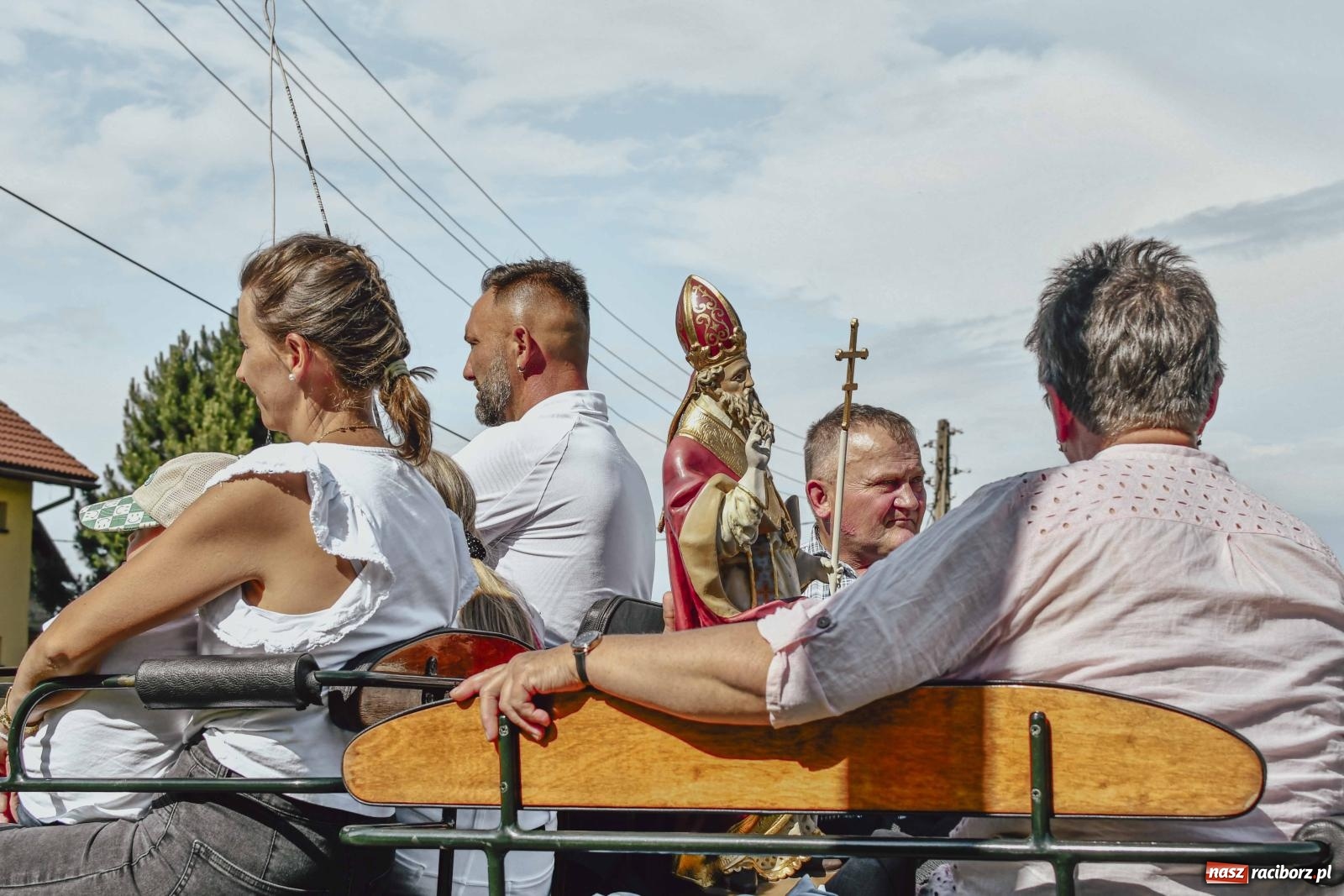 Zdjęcie w galerii na portalu naszraciborz.pl: W Brzeziu dochowali tradycji. Procesja na św. Urbana wiadomości z regionu