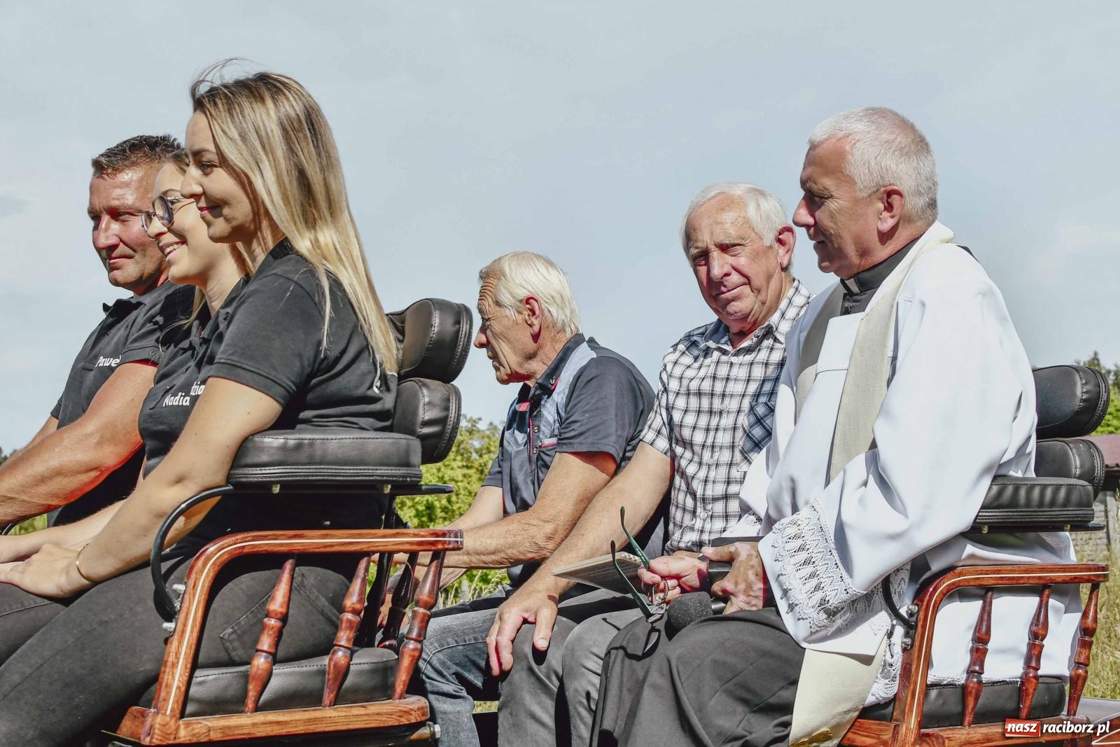 Zdjęcie w galerii na portalu naszraciborz.pl: W Brzeziu dochowali tradycji. Procesja na św. Urbana wiadomości z regionu