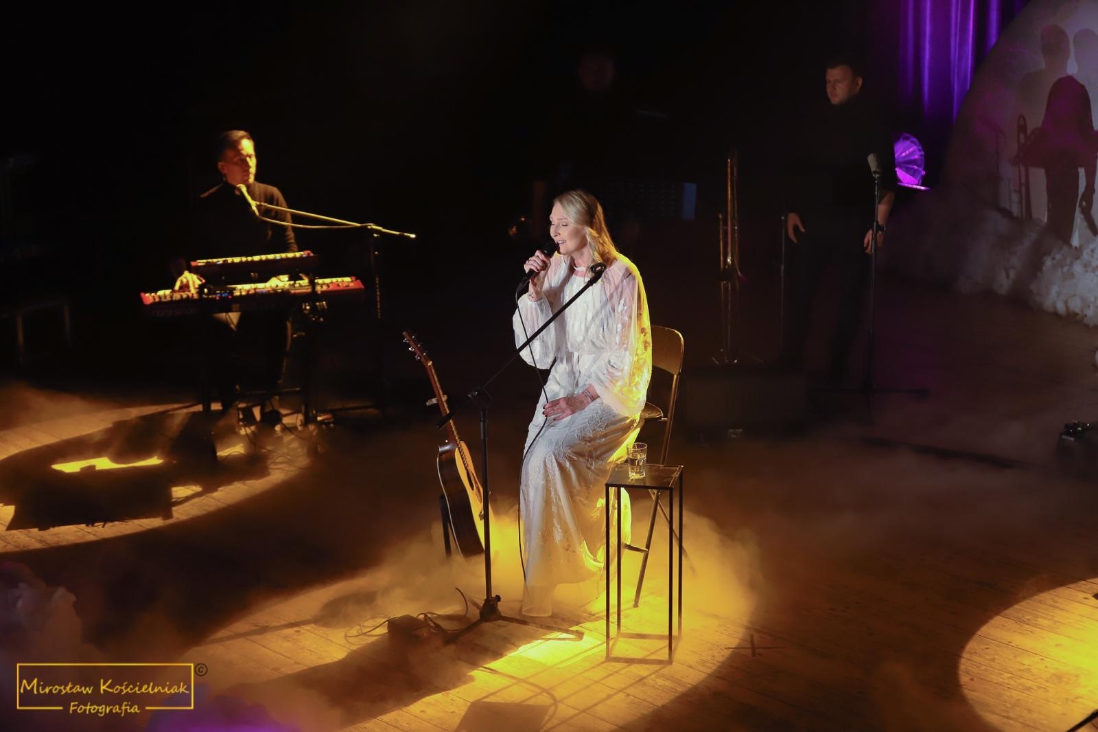 Zdjęcie w galerii na portalu naszraciborz.pl: Śnienie. Magiczny koncert Anity Lipnickiej w RCK [FOTO i WIDEO] wiadomości z regionu