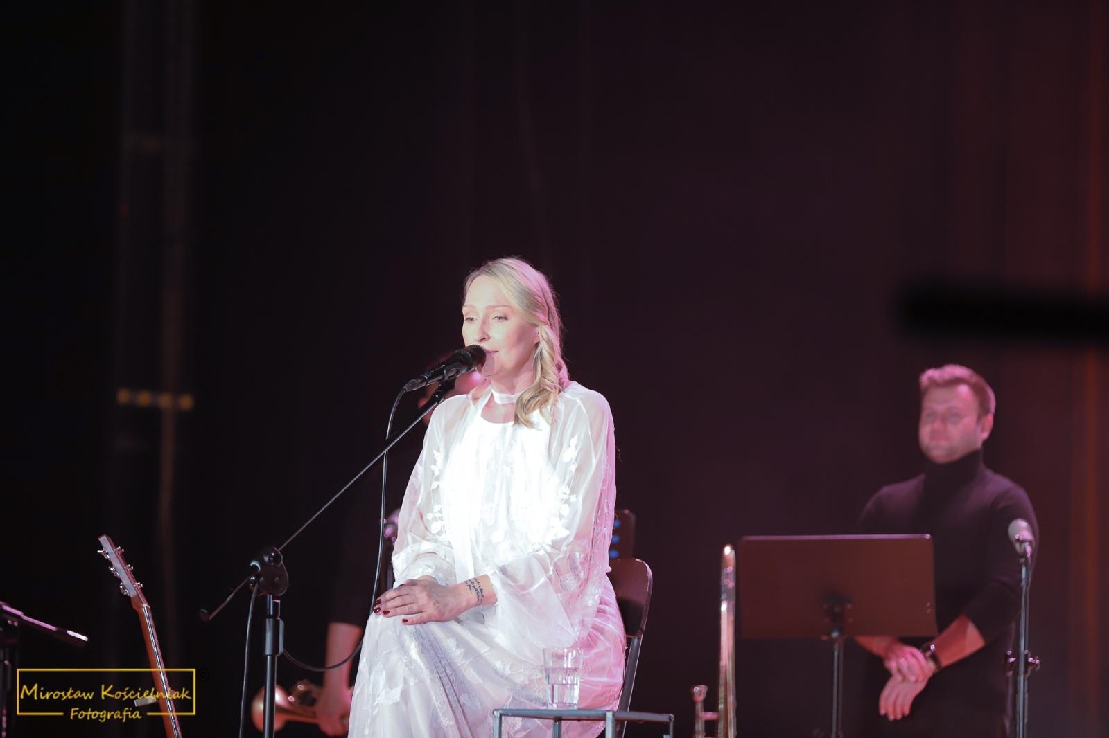 Zdjęcie w galerii na portalu naszraciborz.pl: Śnienie. Magiczny koncert Anity Lipnickiej w RCK [FOTO i WIDEO] wiadomości z regionu