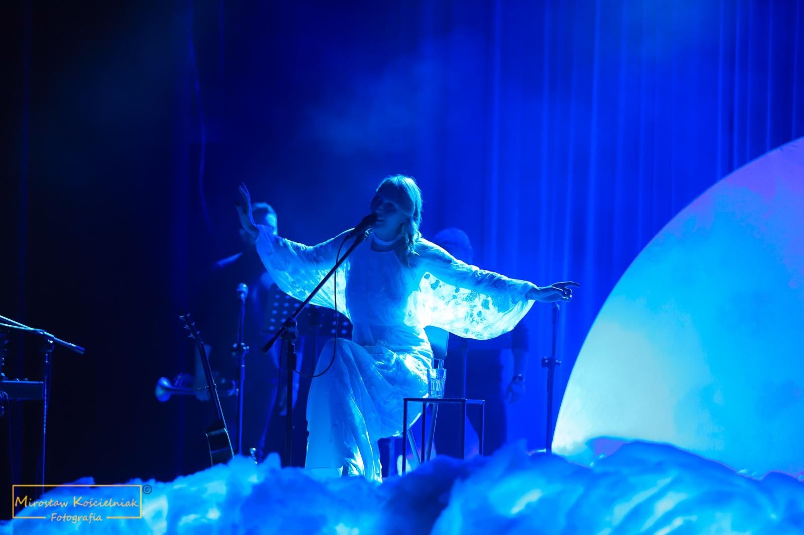 Zdjęcie w galerii na portalu naszraciborz.pl: Śnienie. Magiczny koncert Anity Lipnickiej w RCK [FOTO i WIDEO] wiadomości z regionu