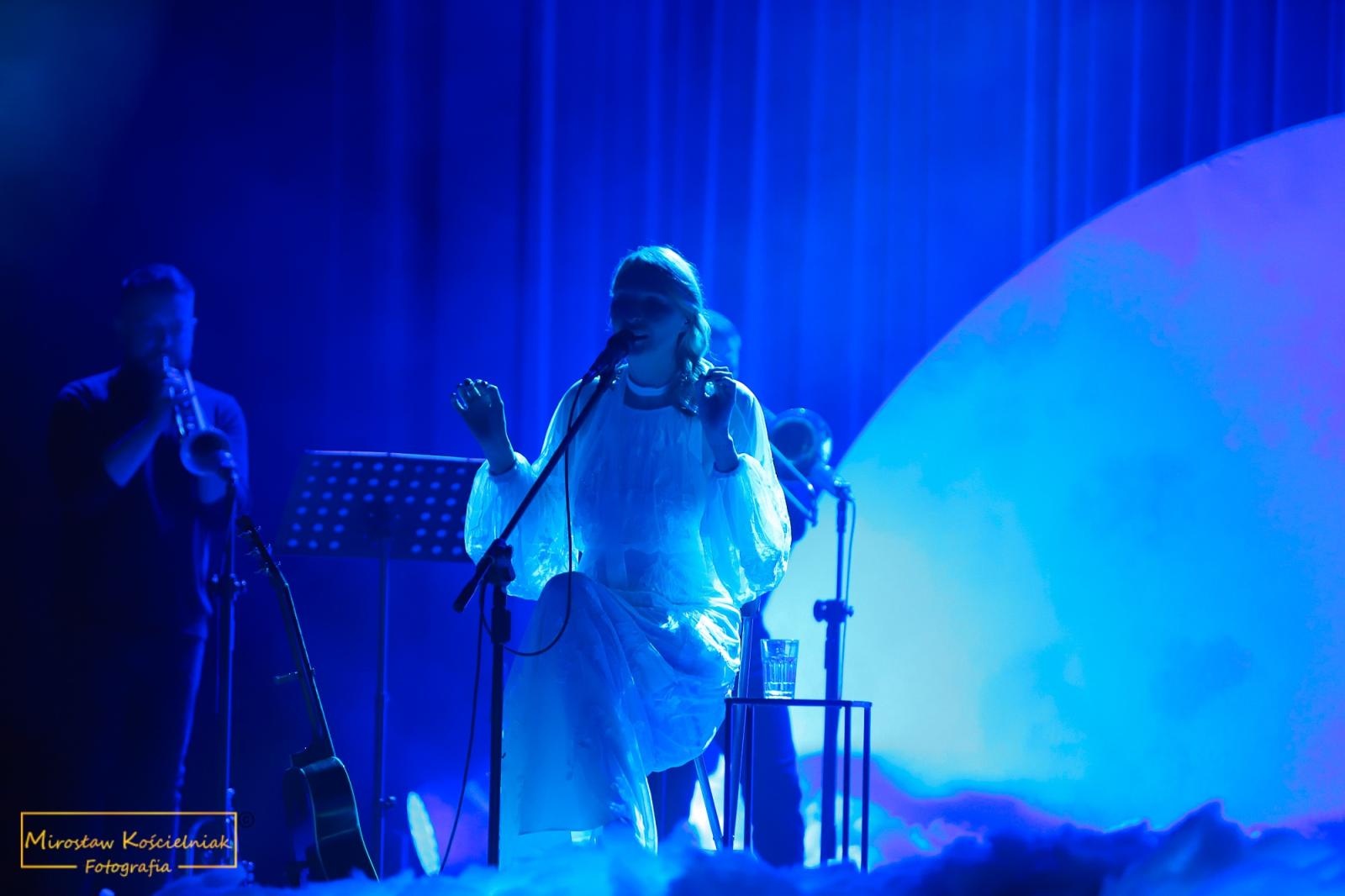 Zdjęcie w galerii na portalu naszraciborz.pl: Śnienie. Magiczny koncert Anity Lipnickiej w RCK [FOTO i WIDEO] wiadomości z regionu