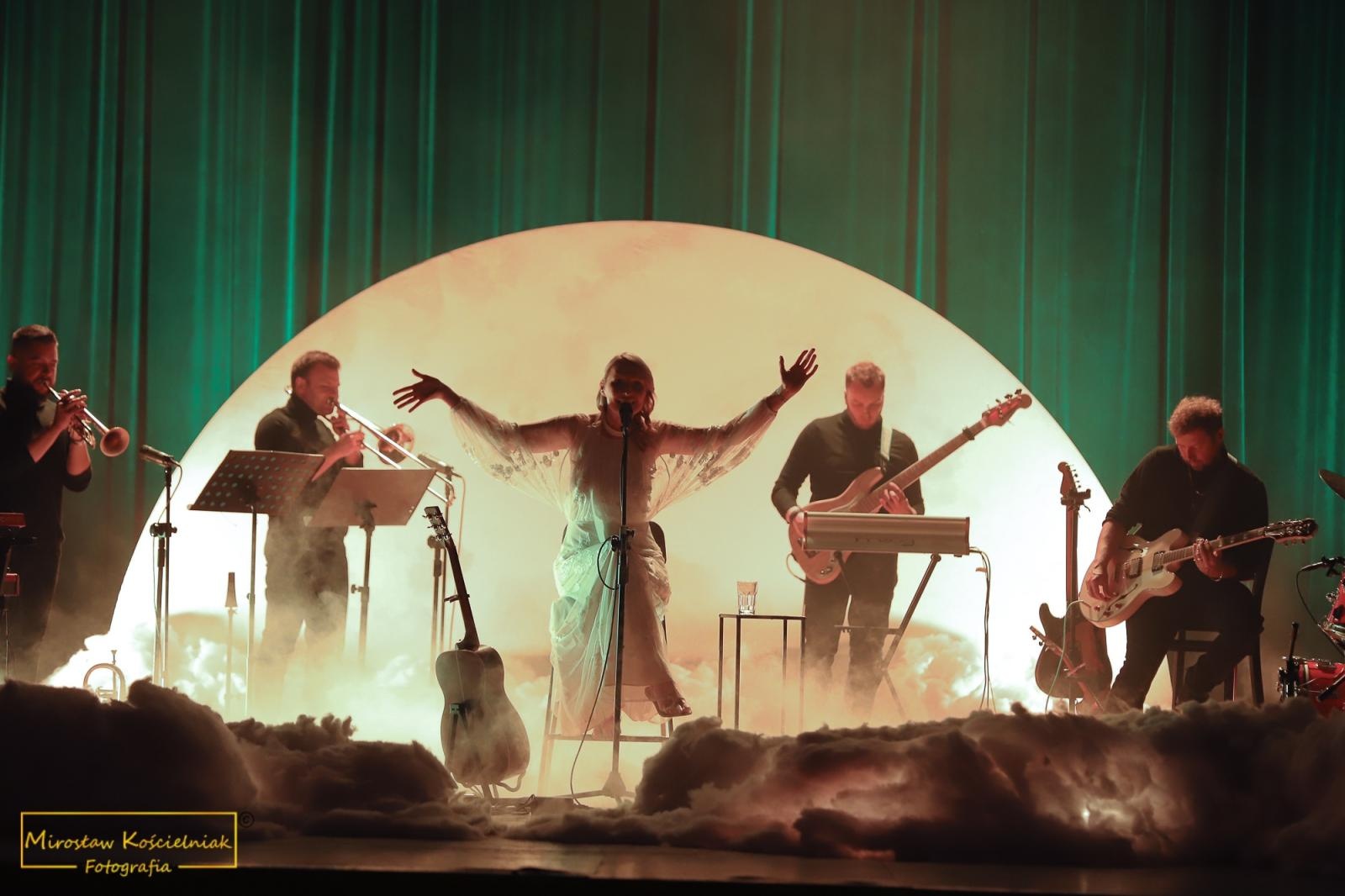 Zdjęcie w galerii na portalu naszraciborz.pl: Śnienie. Magiczny koncert Anity Lipnickiej w RCK [FOTO i WIDEO] wiadomości z regionu