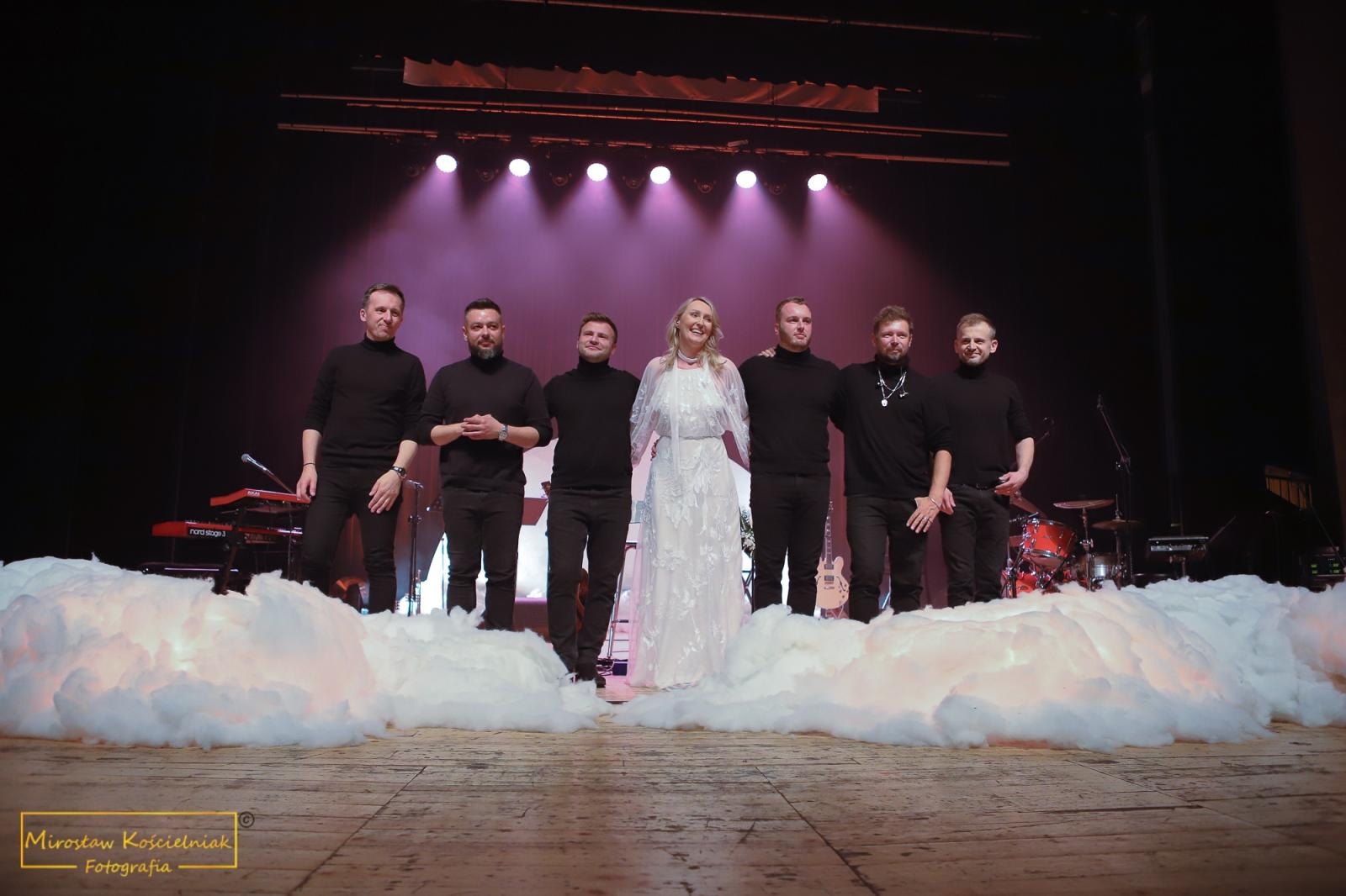 Zdjęcie w galerii na portalu naszraciborz.pl: Śnienie. Magiczny koncert Anity Lipnickiej w RCK [FOTO i WIDEO] wiadomości z regionu